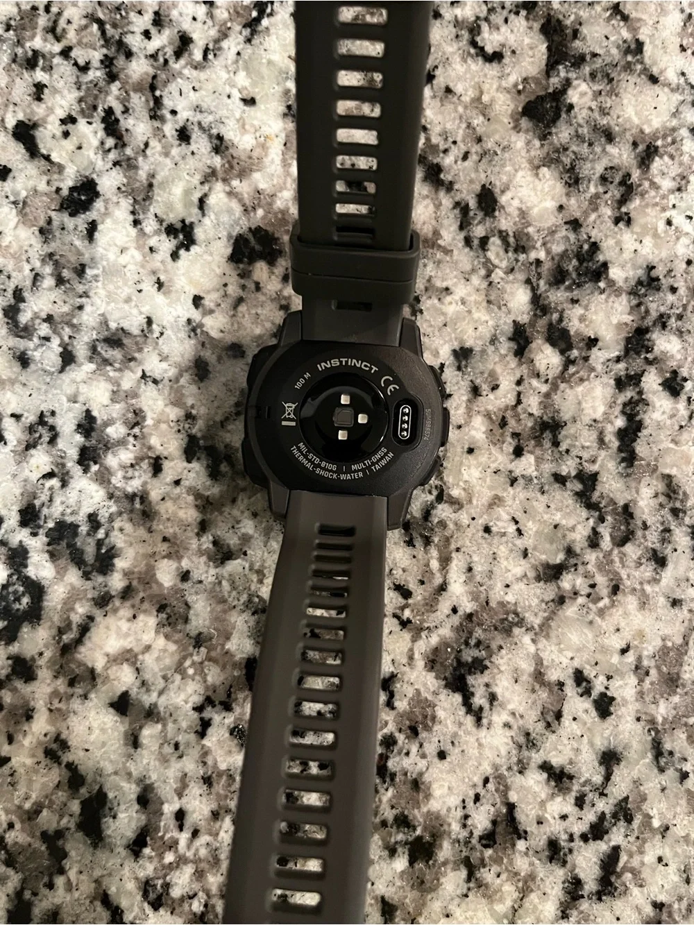 garmin instinct GPS Sports Watch with USB Cable